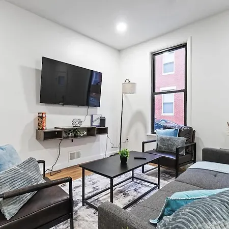 Near Stadium 2 Bdrm House W Fire Pit Free Wifi