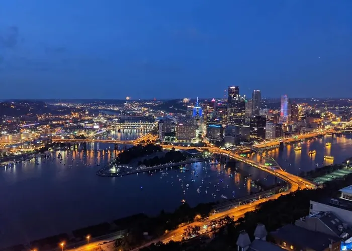 Near Stadium 2 Bdrm House W Fire Pit Free Wifi Pittsburgh